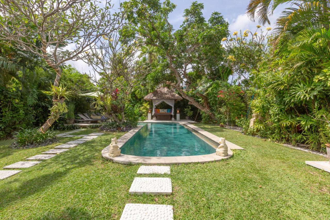 Villa Poppy Seminyak Exterior foto